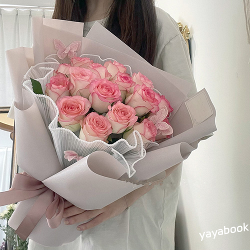 【不含蝴蝶】19朵艾莎玫瑰花束